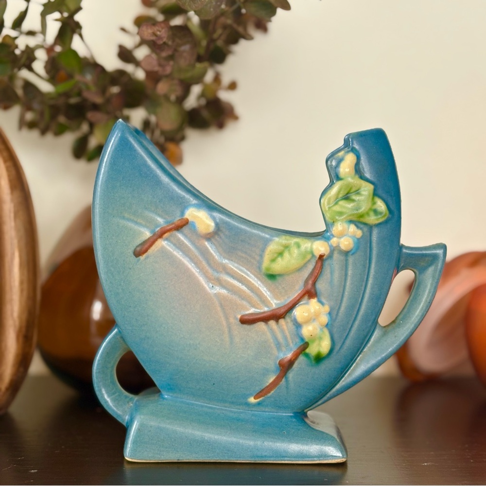 Roseville Snowberry Vase - Picture 2 of 7